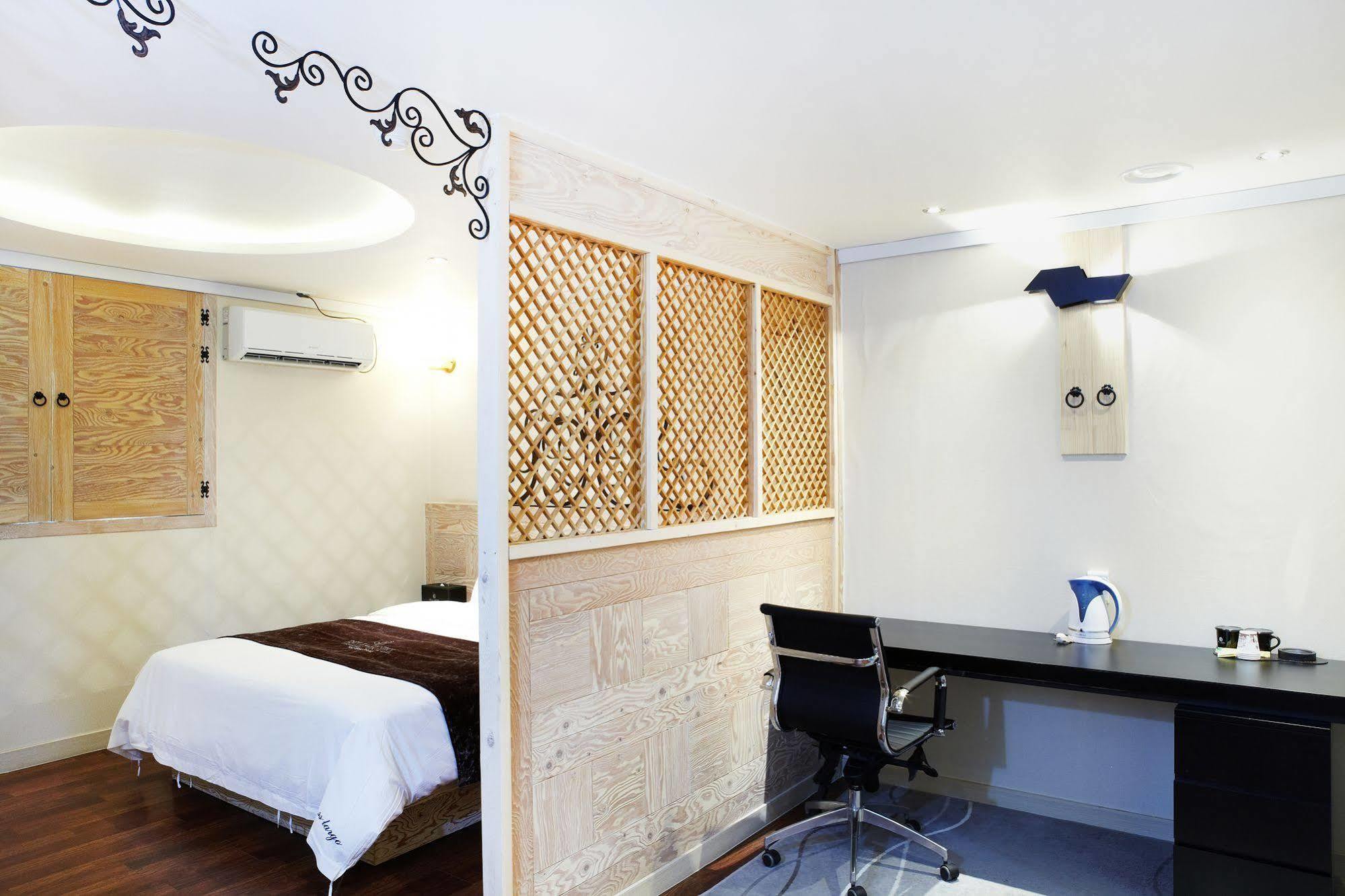 Bell Hotel Hwaseong Екстер'єр фото