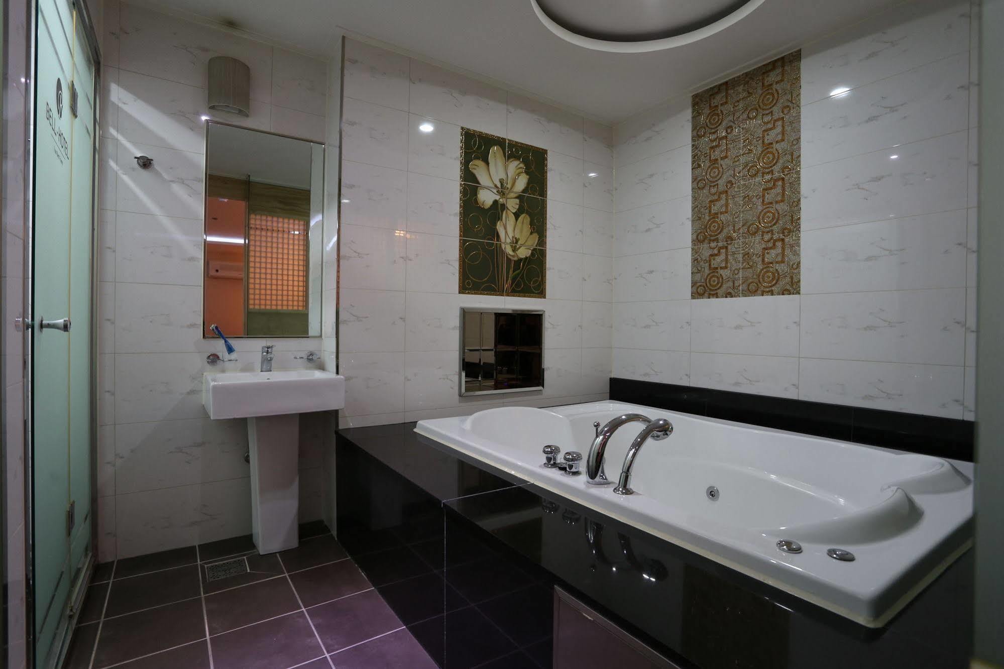 Bell Hotel Hwaseong Екстер'єр фото