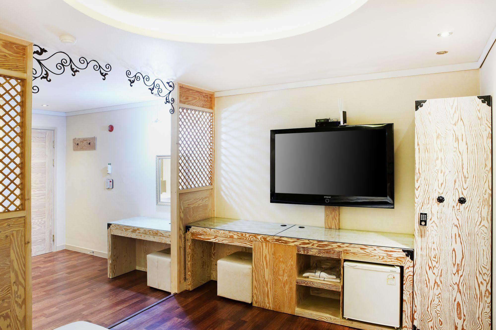Bell Hotel Hwaseong Екстер'єр фото